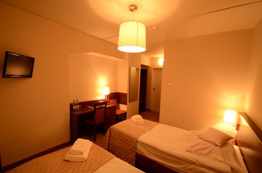 Hotel Pzmot لوبلين الغرفة الصورة