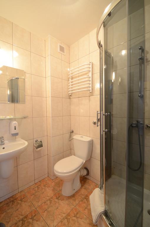 Hotel Pzmot لوبلين الغرفة الصورة