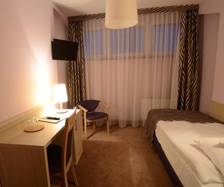 Hotel Pzmot لوبلين الغرفة الصورة