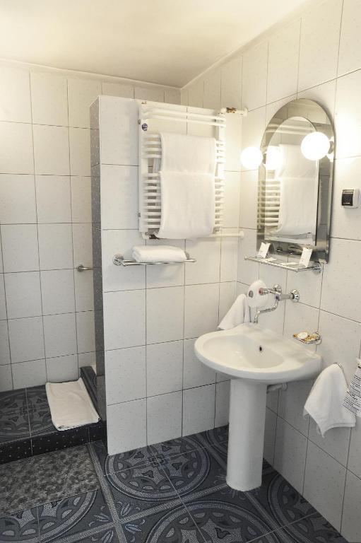 Hotel Pzmot لوبلين الغرفة الصورة